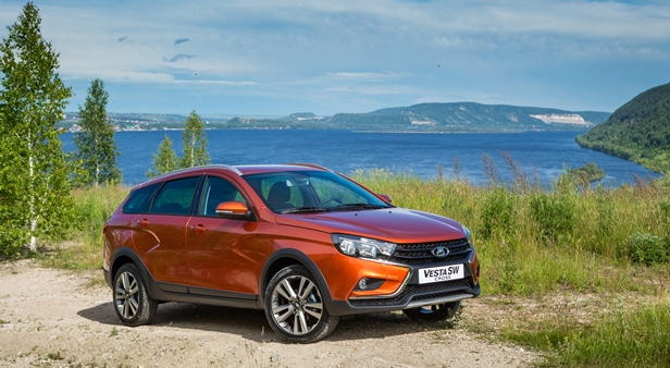 Интерьер LADA VESTA SW и VESTA CROSS